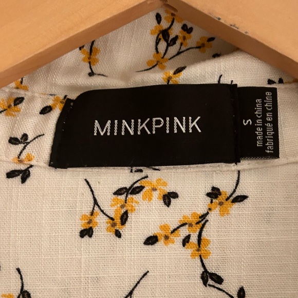 Small MINKPINK Linen Floral Button Up Blouse - Picture 6 of 6